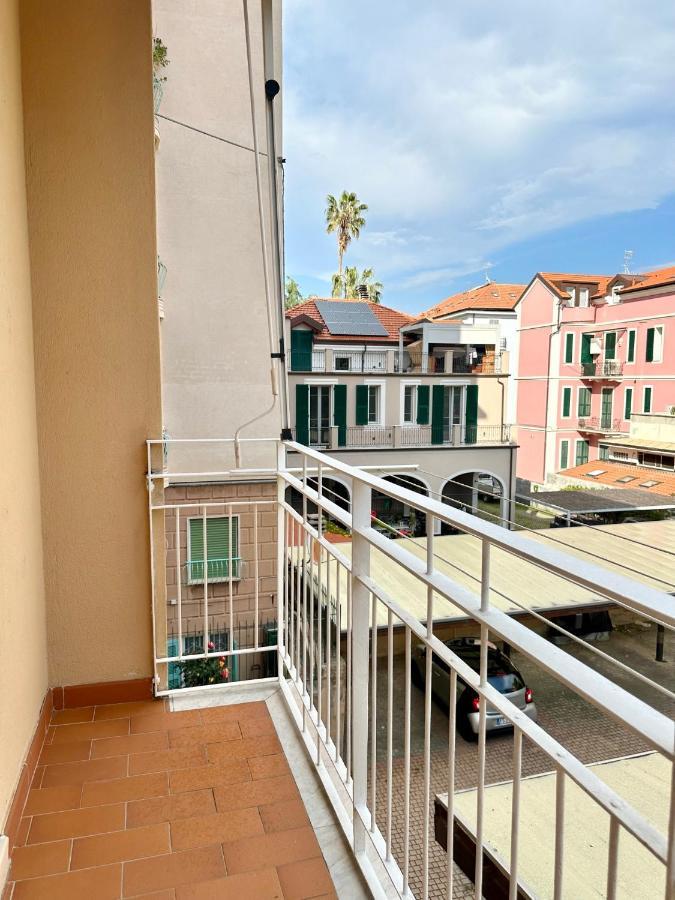Hostdomus - Casa Corallo Alassio Exterior foto