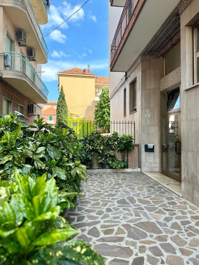 Hostdomus - Casa Corallo Alassio Exterior foto